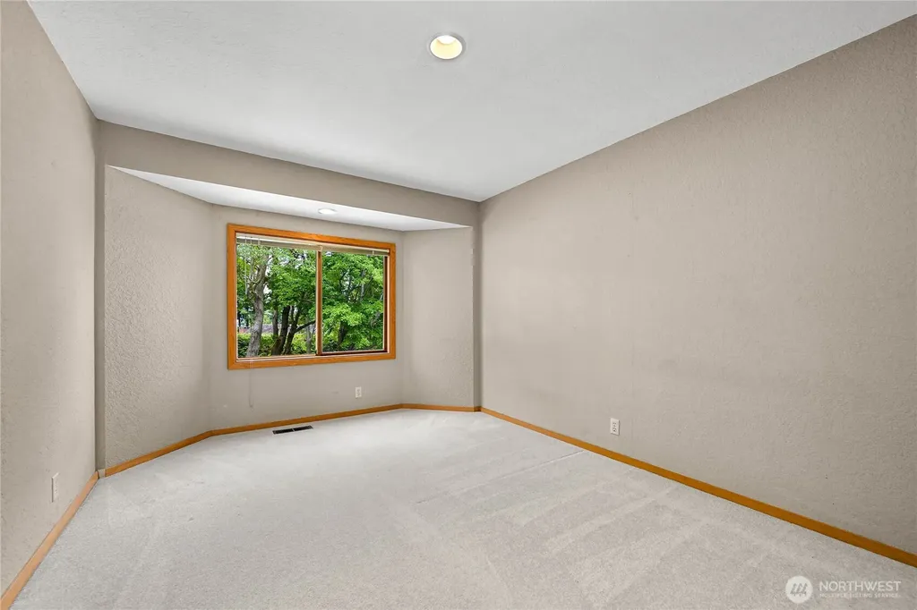 208 Hawthorn Road Bellingham WA 98225