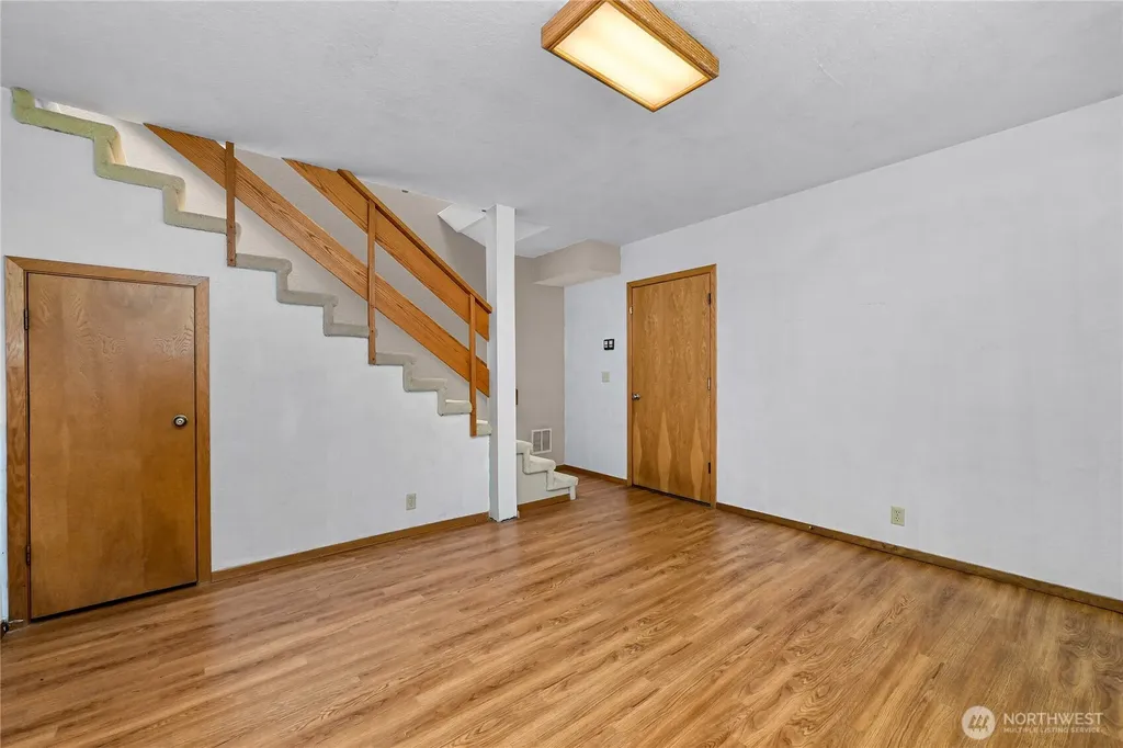 208 Hawthorn Road Bellingham WA 98225