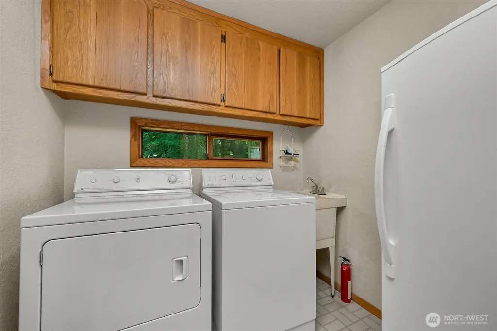 208 Hawthorn Road Bellingham WA 98225