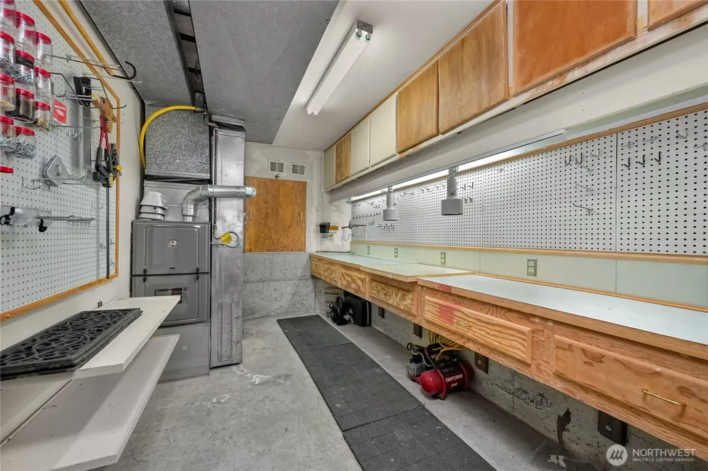 208 Hawthorn Road Bellingham WA 98225