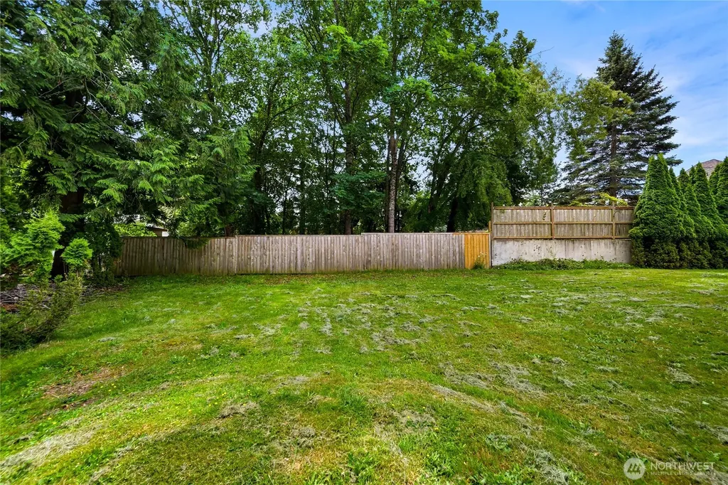 208 Hawthorn Road Bellingham WA 98225