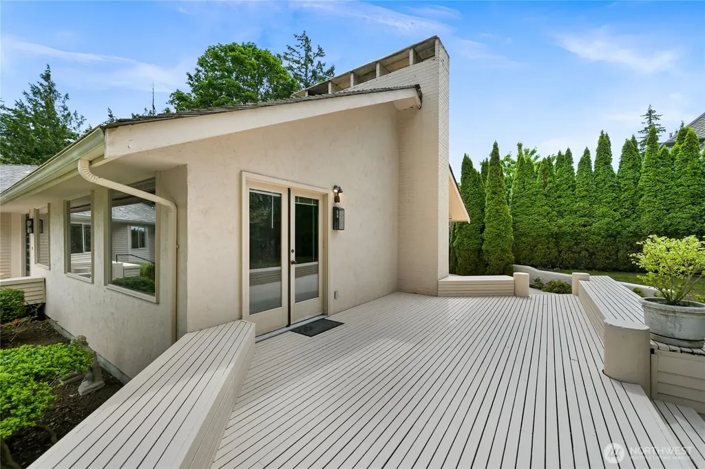 208 Hawthorn Road Bellingham WA 98225