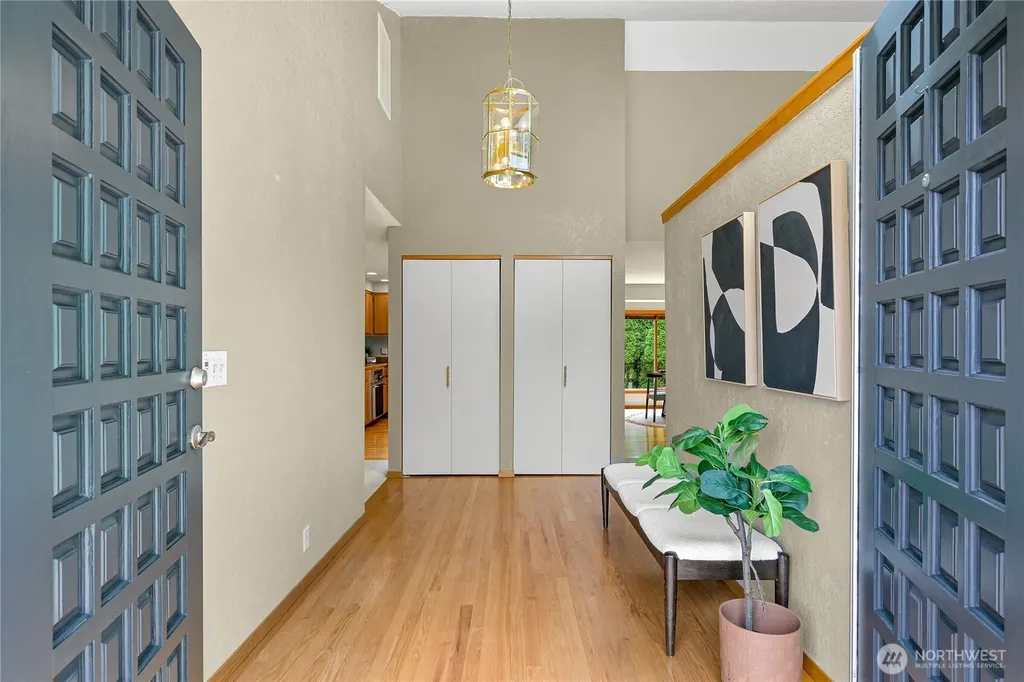 208 Hawthorn Road Bellingham WA 98225