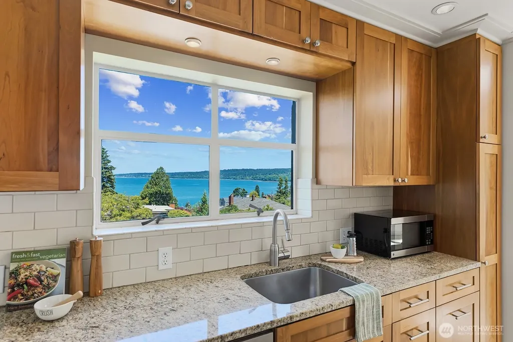 3121 NW 94th Street Seattle WA 98117
