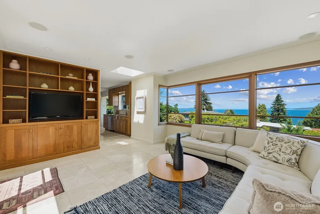 3121 NW 94th Street Seattle WA 98117