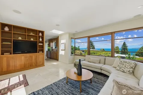 3121 NW 94th Street Seattle WA 98117
