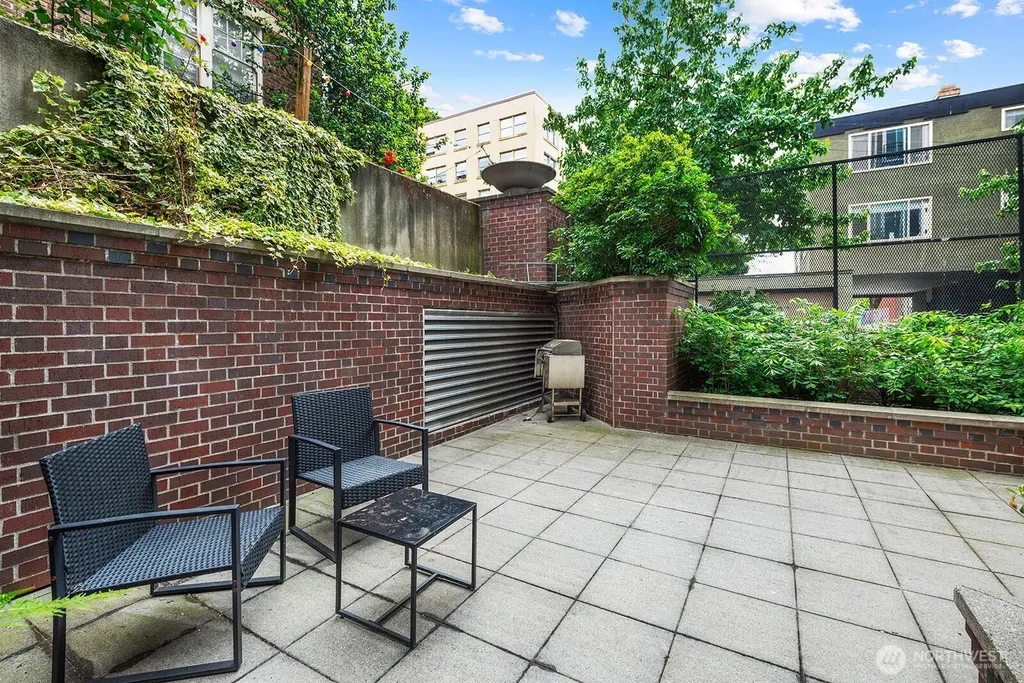 124 Bellevue Avenue E Seattle WA 98102