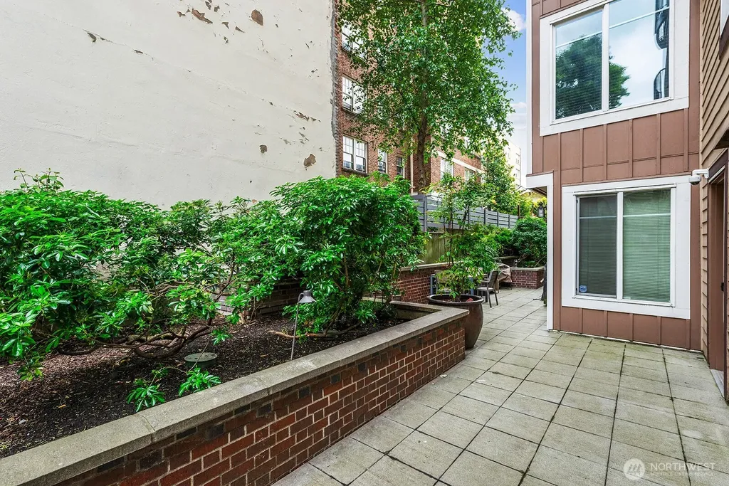 124 Bellevue Avenue E Seattle WA 98102