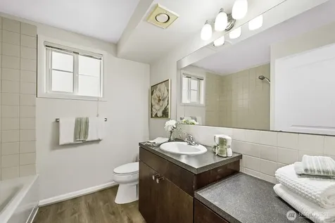 124 Bellevue Avenue E Seattle WA 98102