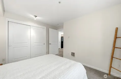 124 Bellevue Avenue E Seattle WA 98102