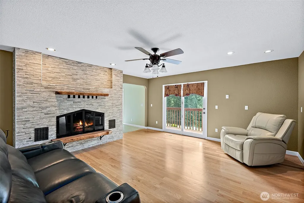 6718 76th Street W Lakewood WA 98499