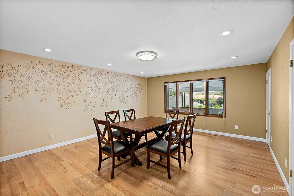 6718 76th Street W Lakewood WA 98499