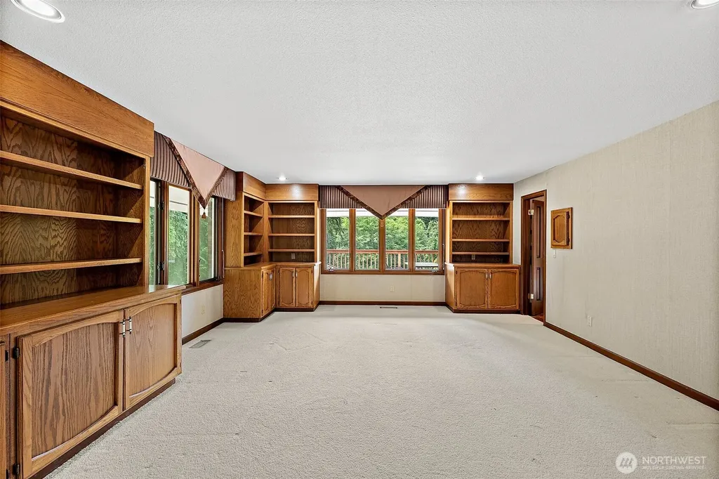 6718 76th Street W Lakewood WA 98499