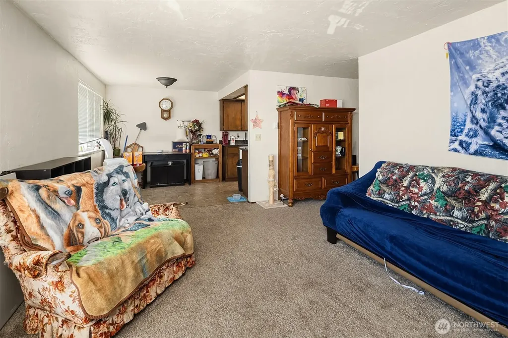 1907 37th Street Everett WA 98201