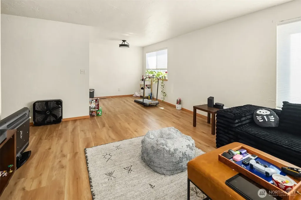 1907 37th Street Everett WA 98201