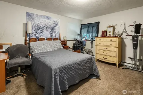 1907 37th Street Everett WA 98201