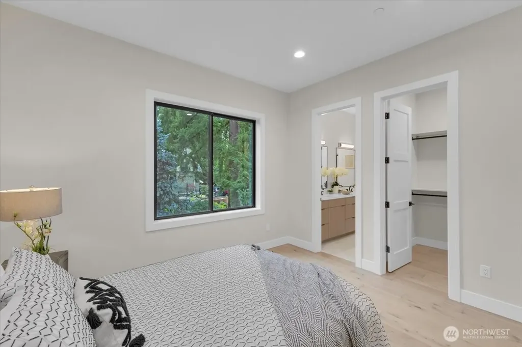 4025 172nd Avenue NE Redmond WA 98052