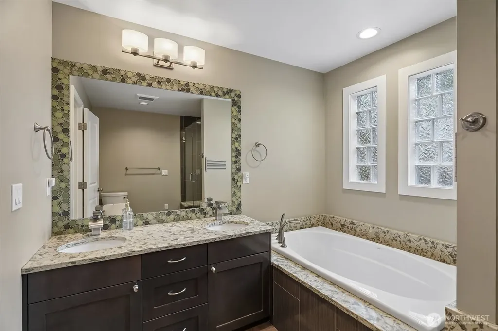 11633 NE 92nd Street Kirkland WA 98033