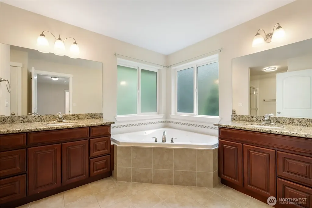 11991 William Heights Ln. SW Port Orchard WA 98367