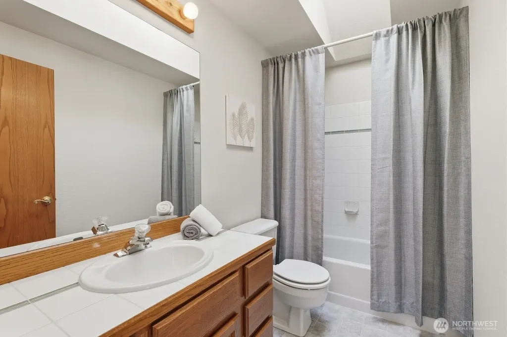 12528 42nd Drive SE Everett WA 98208