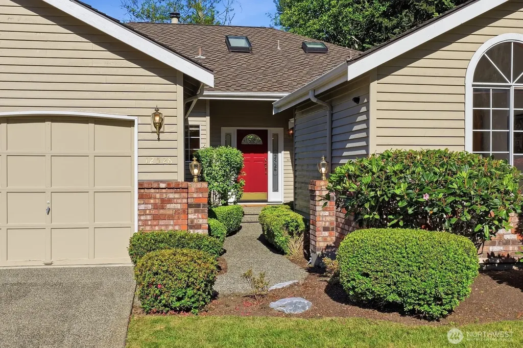 12528 42nd Drive SE Everett WA 98208