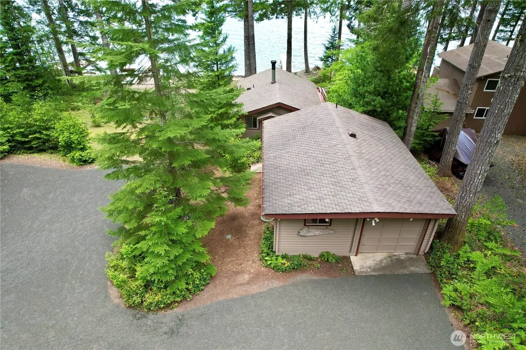 71 N Potlatch Drive N Hoodsport WA 98548