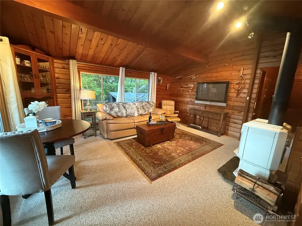 71 N Potlatch Drive N Hoodsport WA 98548