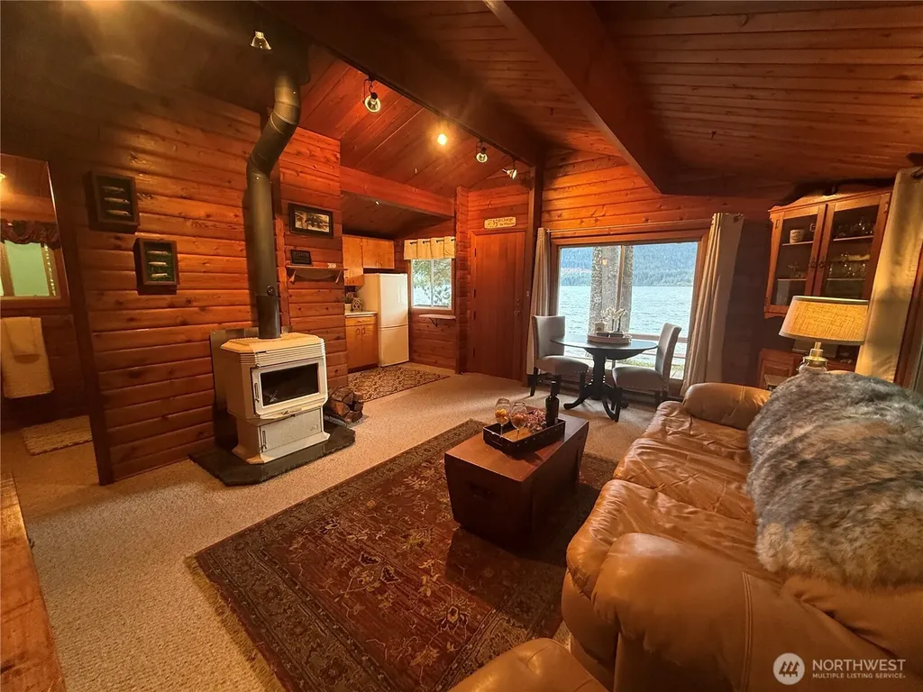 71 N Potlatch Drive N Hoodsport WA 98548