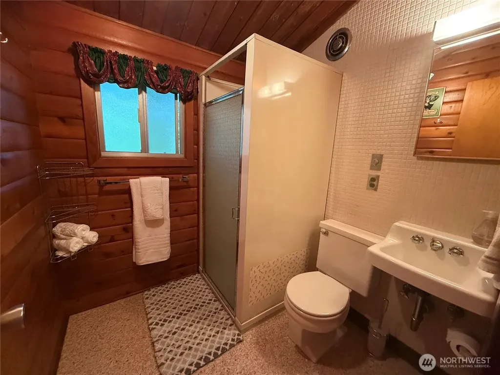 71 N Potlatch Drive N Hoodsport WA 98548