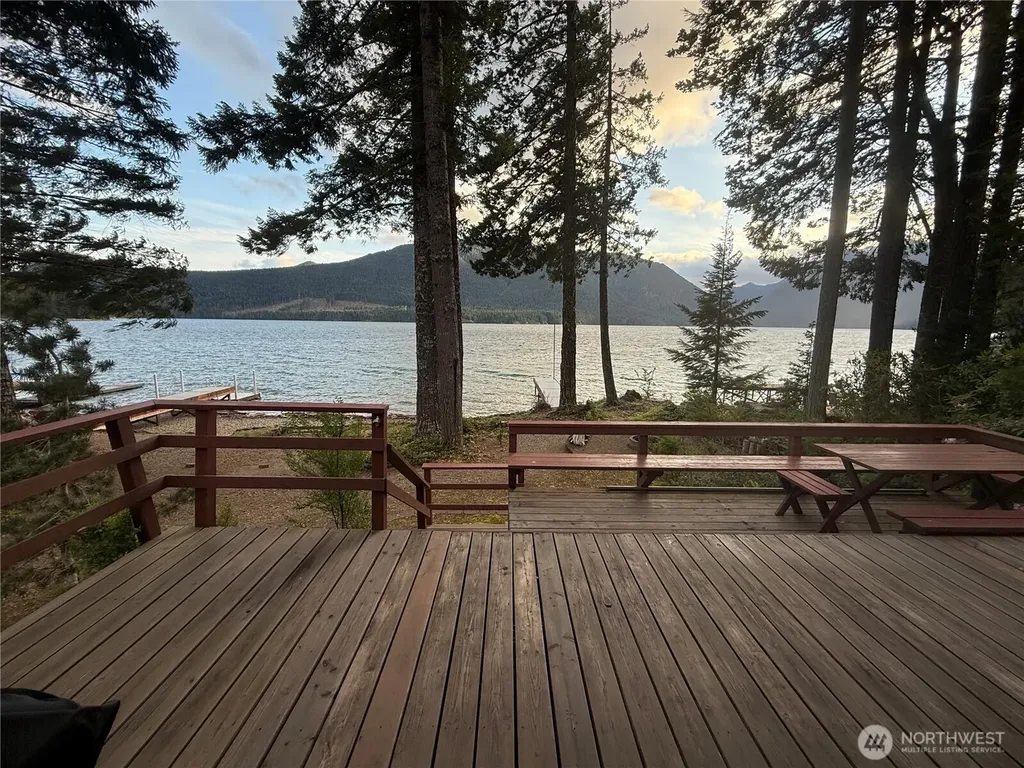 71 N Potlatch Drive N Hoodsport WA 98548