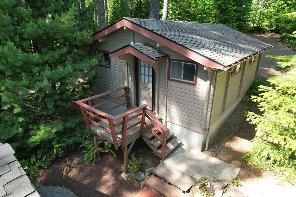 71 N Potlatch Drive N Hoodsport WA 98548
