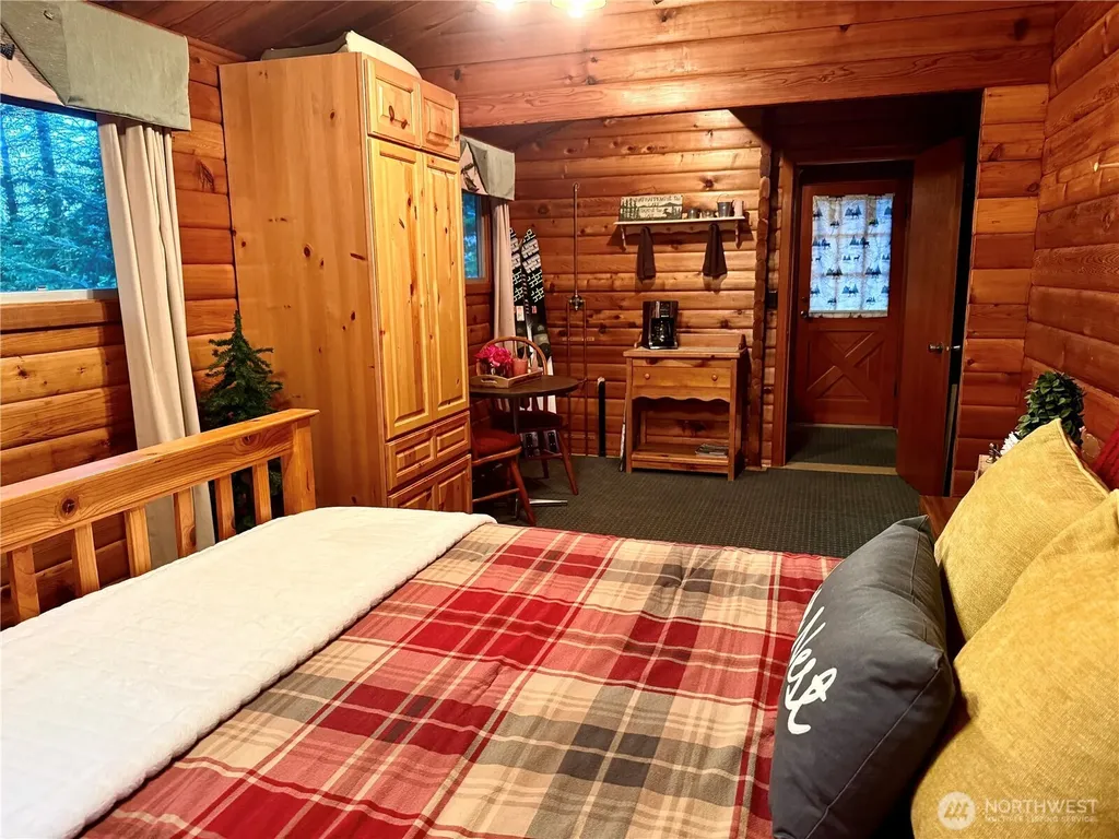 71 N Potlatch Drive N Hoodsport WA 98548