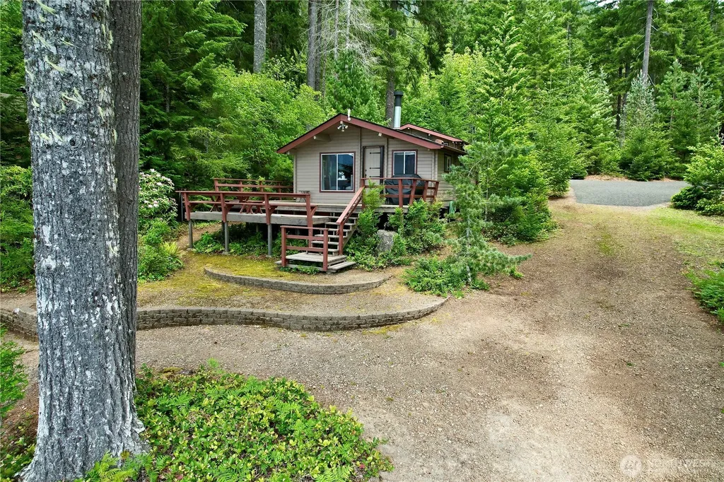 71 N Potlatch Drive N Hoodsport WA 98548