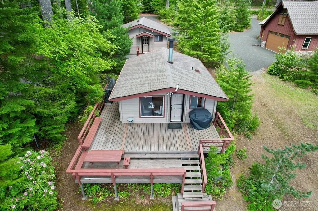 71 N Potlatch Drive N Hoodsport WA 98548