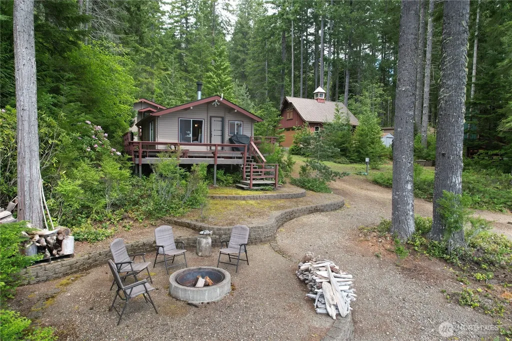 71 N Potlatch Drive N Hoodsport WA 98548