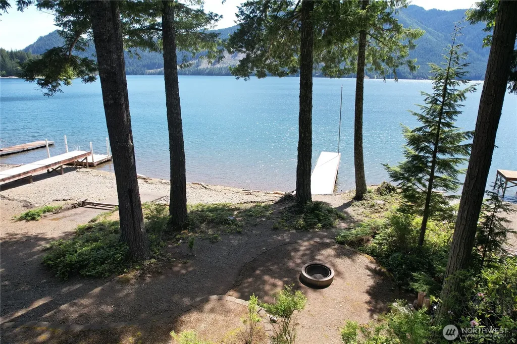 71 N Potlatch Drive N Hoodsport WA 98548