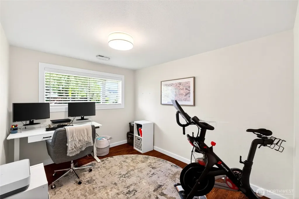 1604 W Pioneer Avenue Puyallup WA 98371