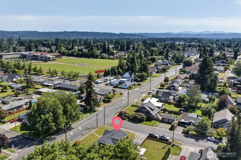 1604 W Pioneer Avenue Puyallup WA 98371