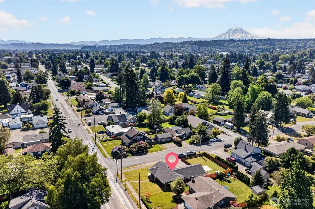 1604 W Pioneer Avenue Puyallup WA 98371
