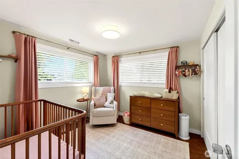 1604 W Pioneer Avenue Puyallup WA 98371