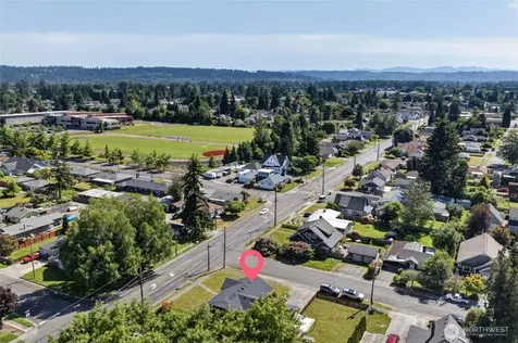 1604 W Pioneer Avenue Puyallup WA 98371