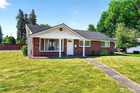 1604 W Pioneer Avenue Puyallup WA 98371