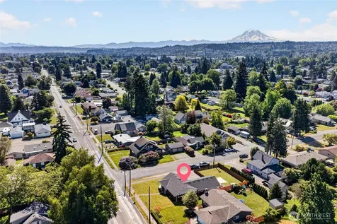 1604 W Pioneer Avenue Puyallup WA 98371