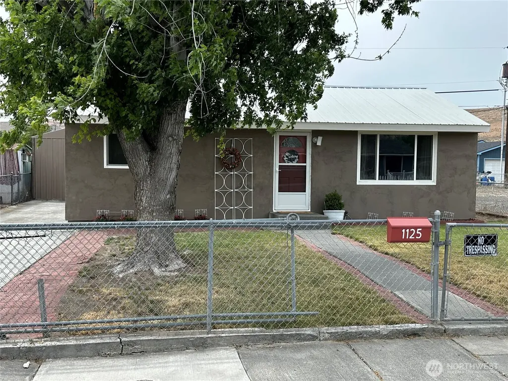 1125 SE Cottage Street Ephrata WA 98823