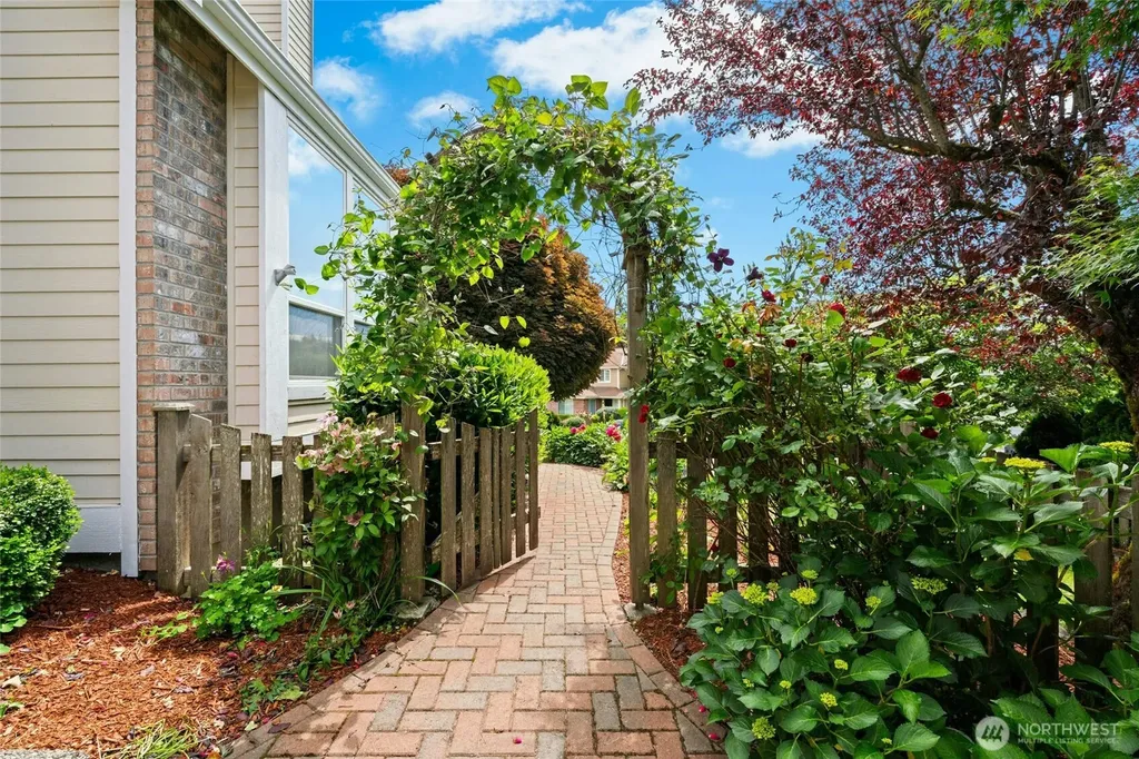 1808 Field Place NE Renton WA 98059