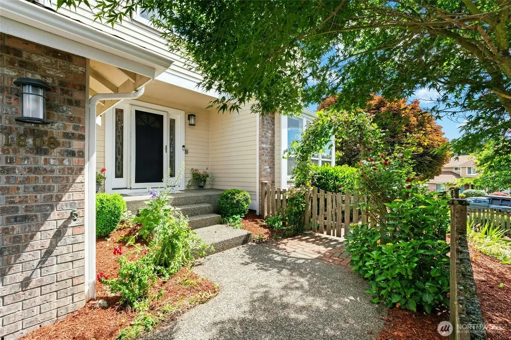 1808 Field Place NE Renton WA 98059