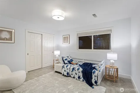 5525 Highland Drive Bellevue WA 98006