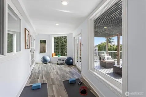 5525 Highland Drive Bellevue WA 98006