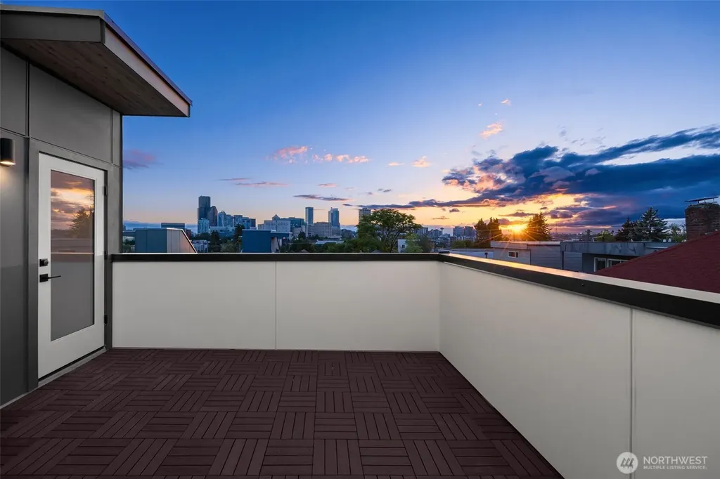 823 17th Avenue Seattle WA 98144