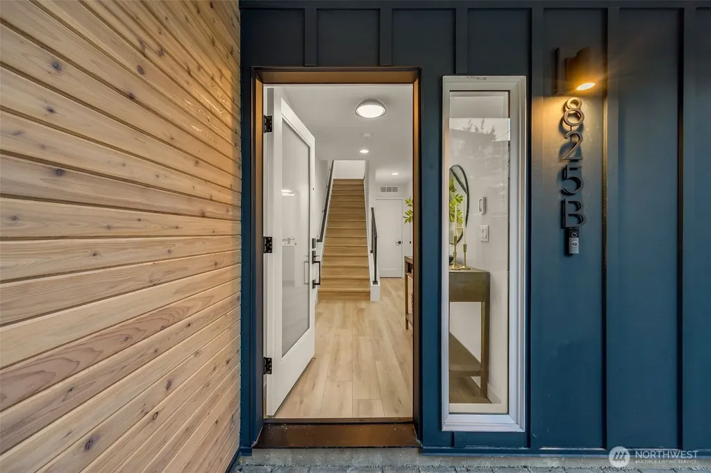 823 17th Avenue Seattle WA 98144